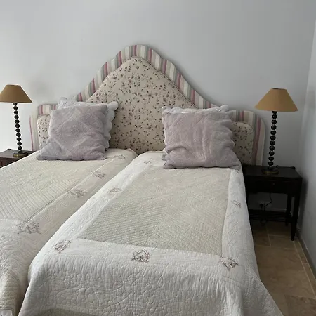 Les Cypres Apartment Lourmarin Exterior photo