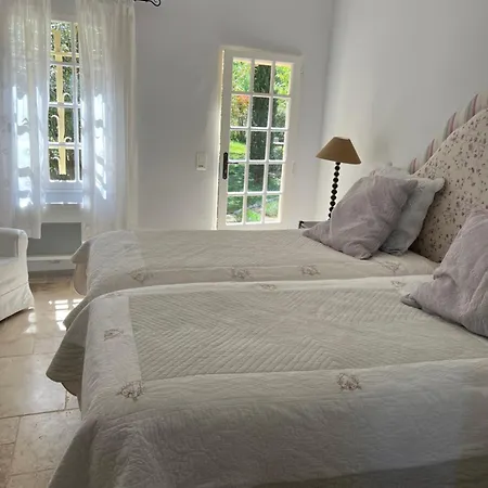 Les Cypres Apartment Lourmarin Exterior photo