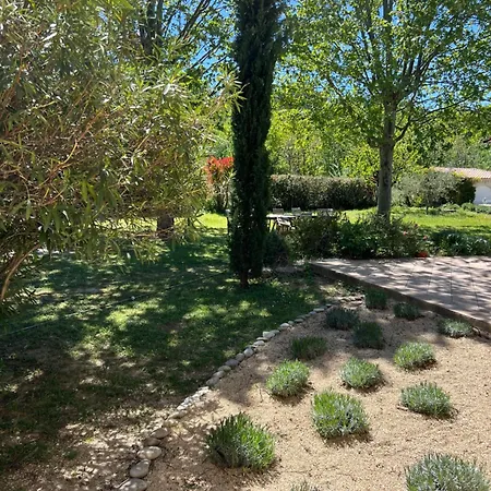 Les Cypres Apartment Lourmarin Exterior photo